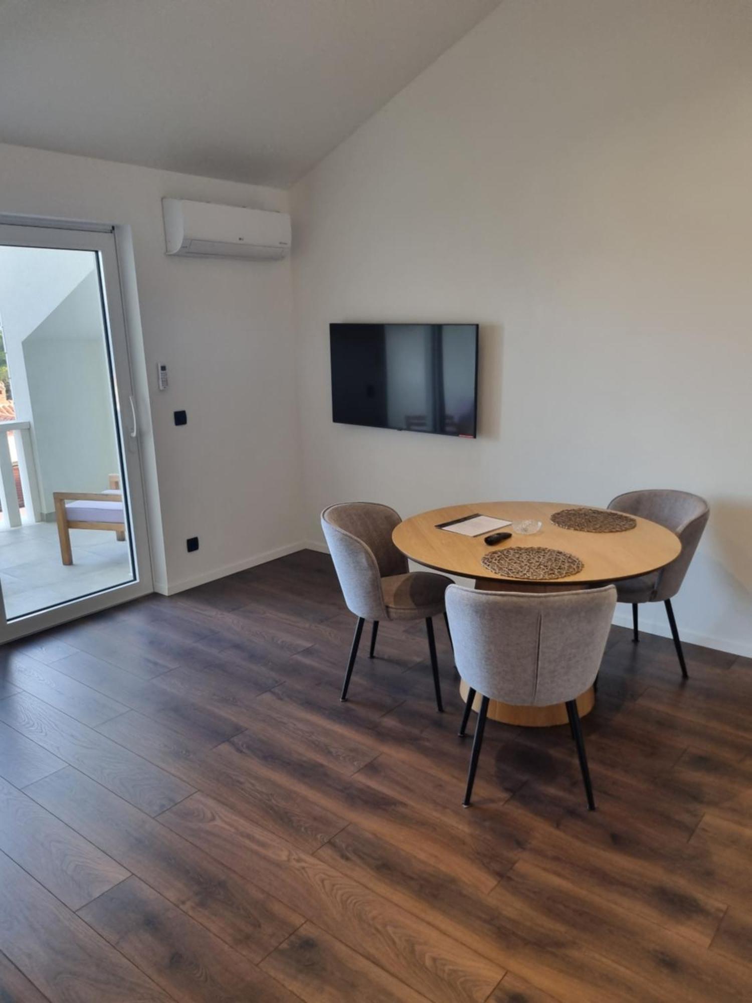 Villa Mila Bol Eksteriør billede